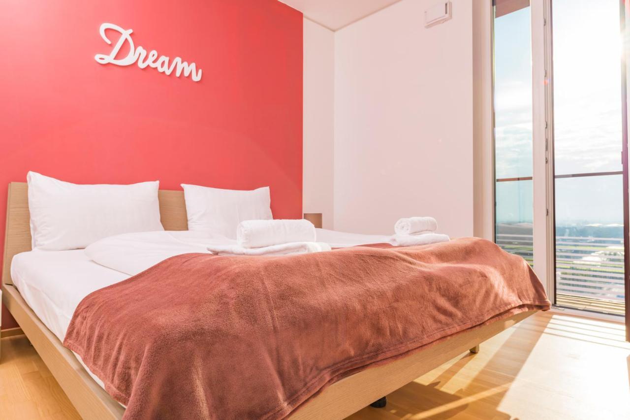 Triiiple Tower Dream Apartments With Rooftop-Summer-Pool เวียนนา ภายนอก รูปภาพ