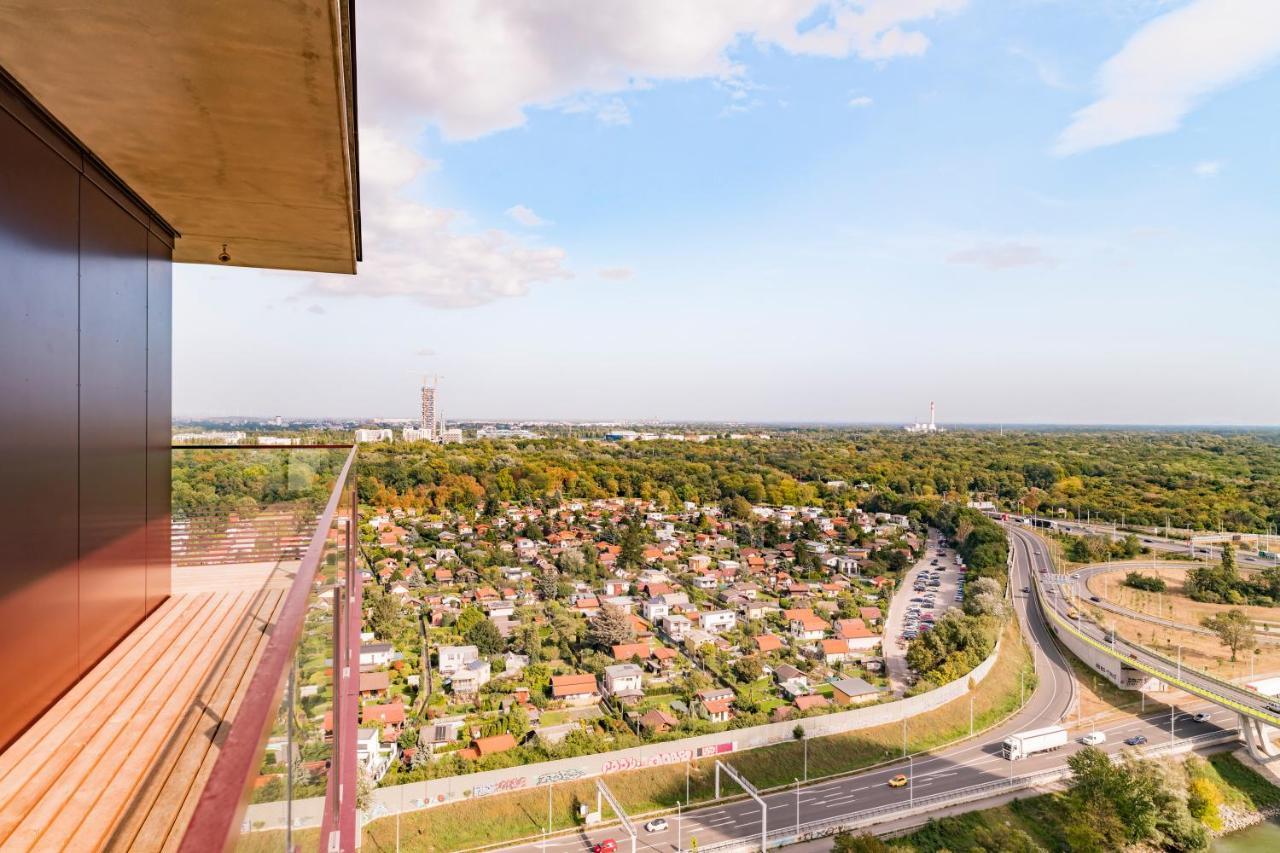 Triiiple Tower Dream Apartments With Rooftop-Summer-Pool เวียนนา ภายนอก รูปภาพ
