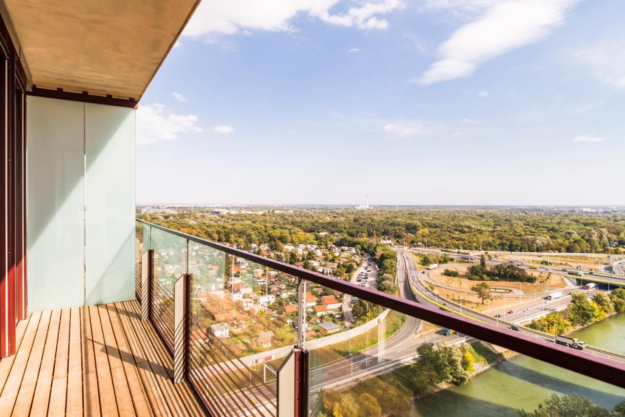 Triiiple Tower Dream Apartments With Rooftop-Summer-Pool เวียนนา ภายนอก รูปภาพ