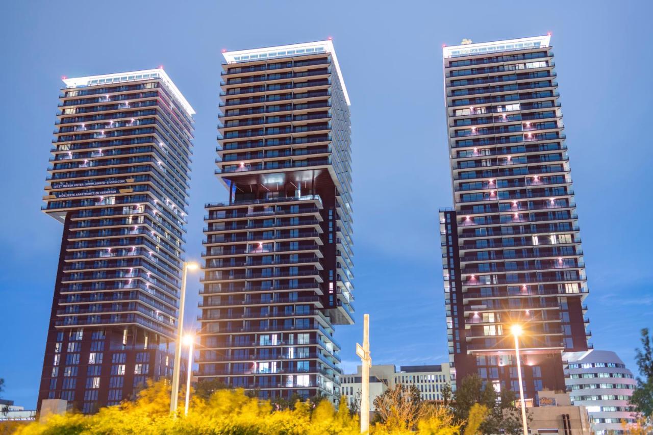 Triiiple Tower Dream Apartments With Rooftop-Summer-Pool เวียนนา ภายนอก รูปภาพ