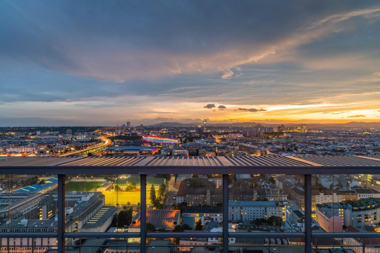 Triiiple Tower Dream Apartments With Rooftop-Summer-Pool เวียนนา ภายนอก รูปภาพ