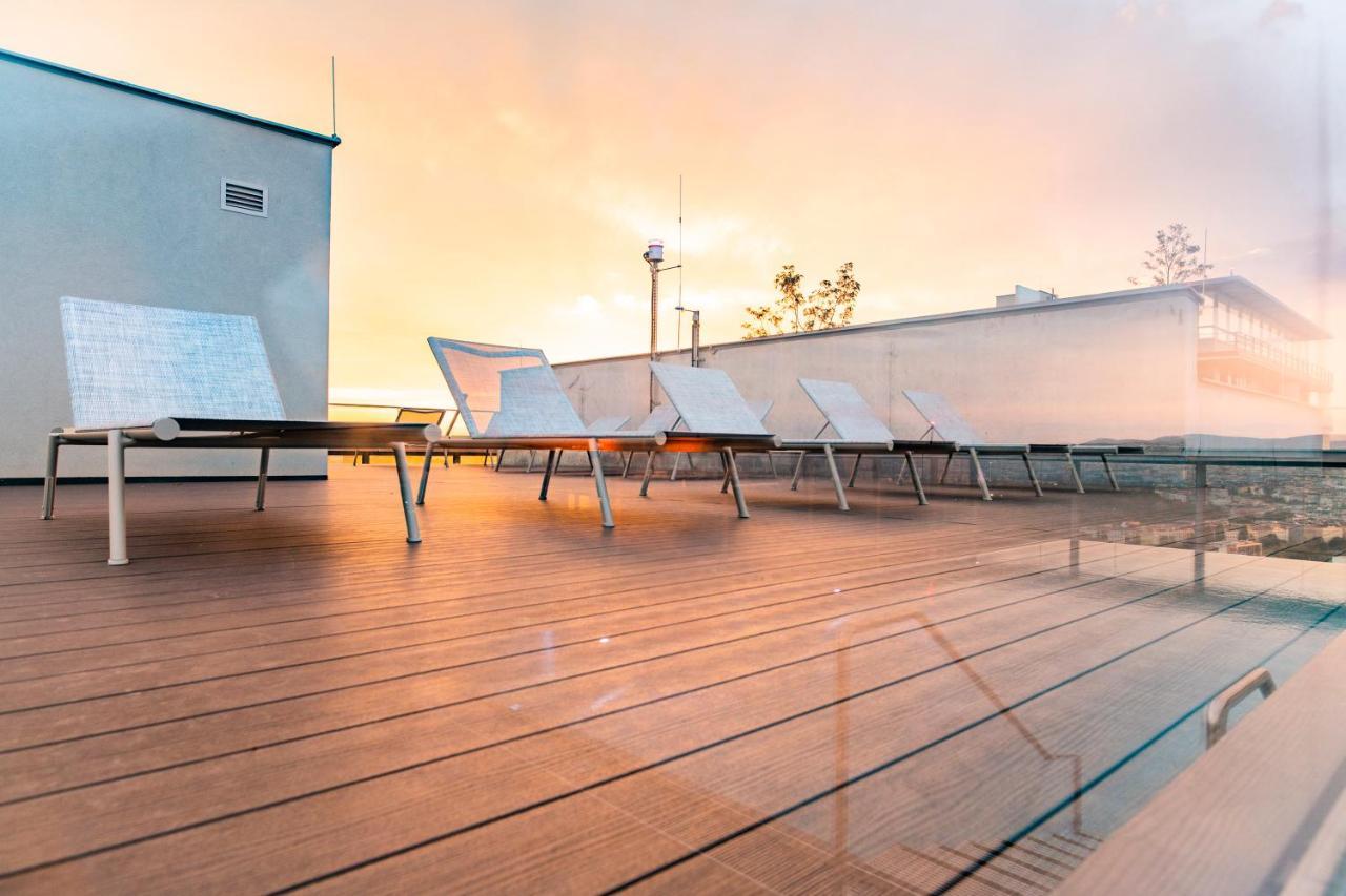 Triiiple Tower Dream Apartments With Rooftop-Summer-Pool เวียนนา ภายนอก รูปภาพ